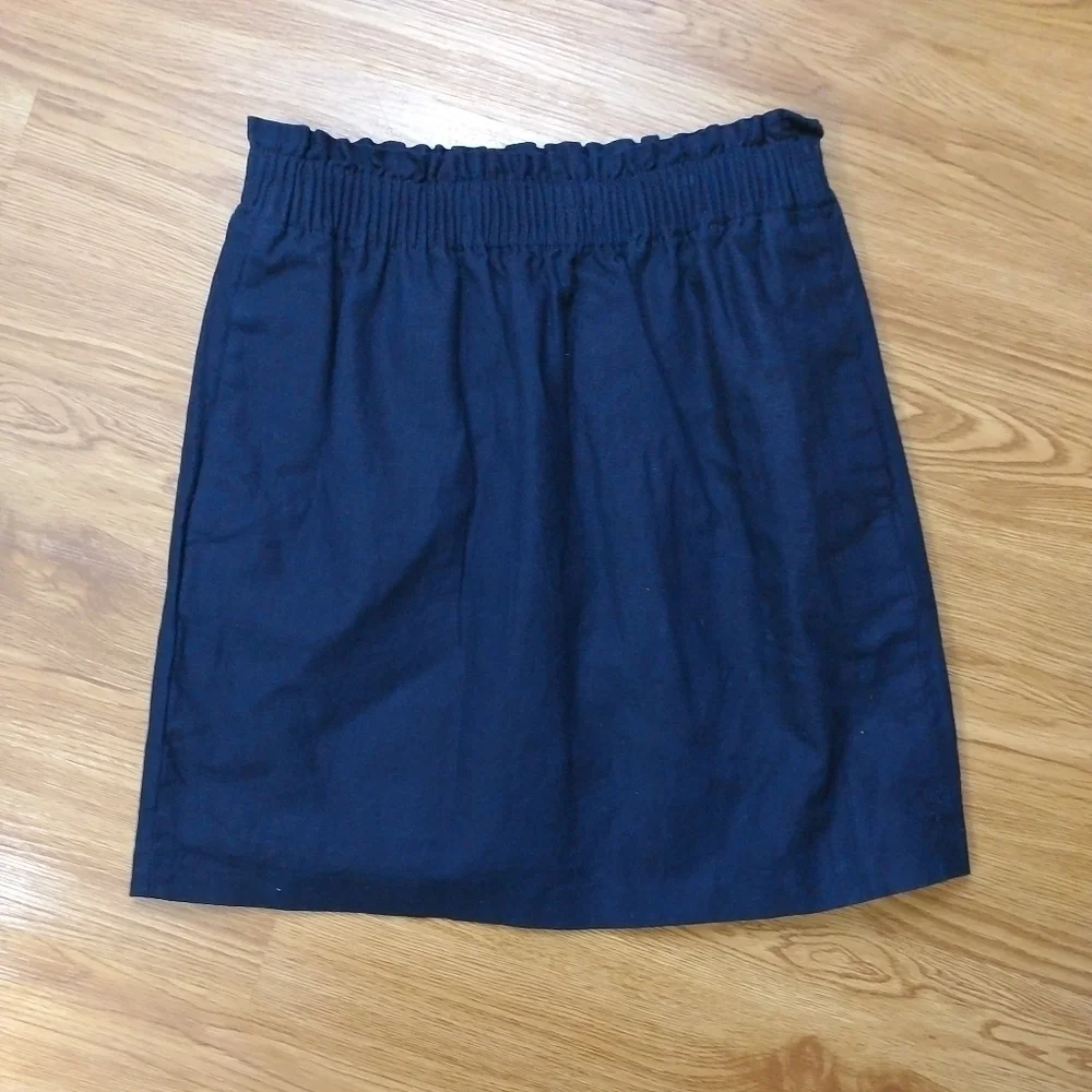 J.CREW Factory Navy‎ Blue Skirt With Ruffled Streatch Waist and Pockets Size 00